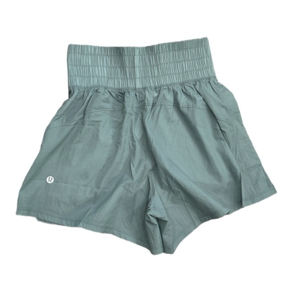 Lululemon Lightweight Super-High-Rise Training Shorts EUC Size 2 - Picture 3 of 7